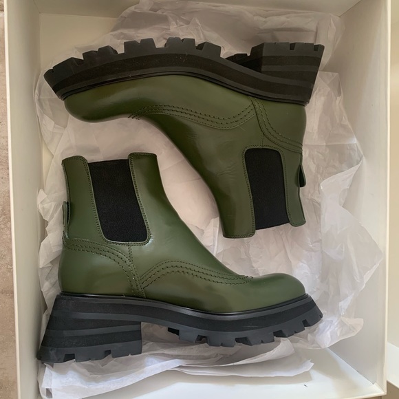 [SOLD] Alexander McQueen Lug Chelsea Boots - Picture 2 of 3